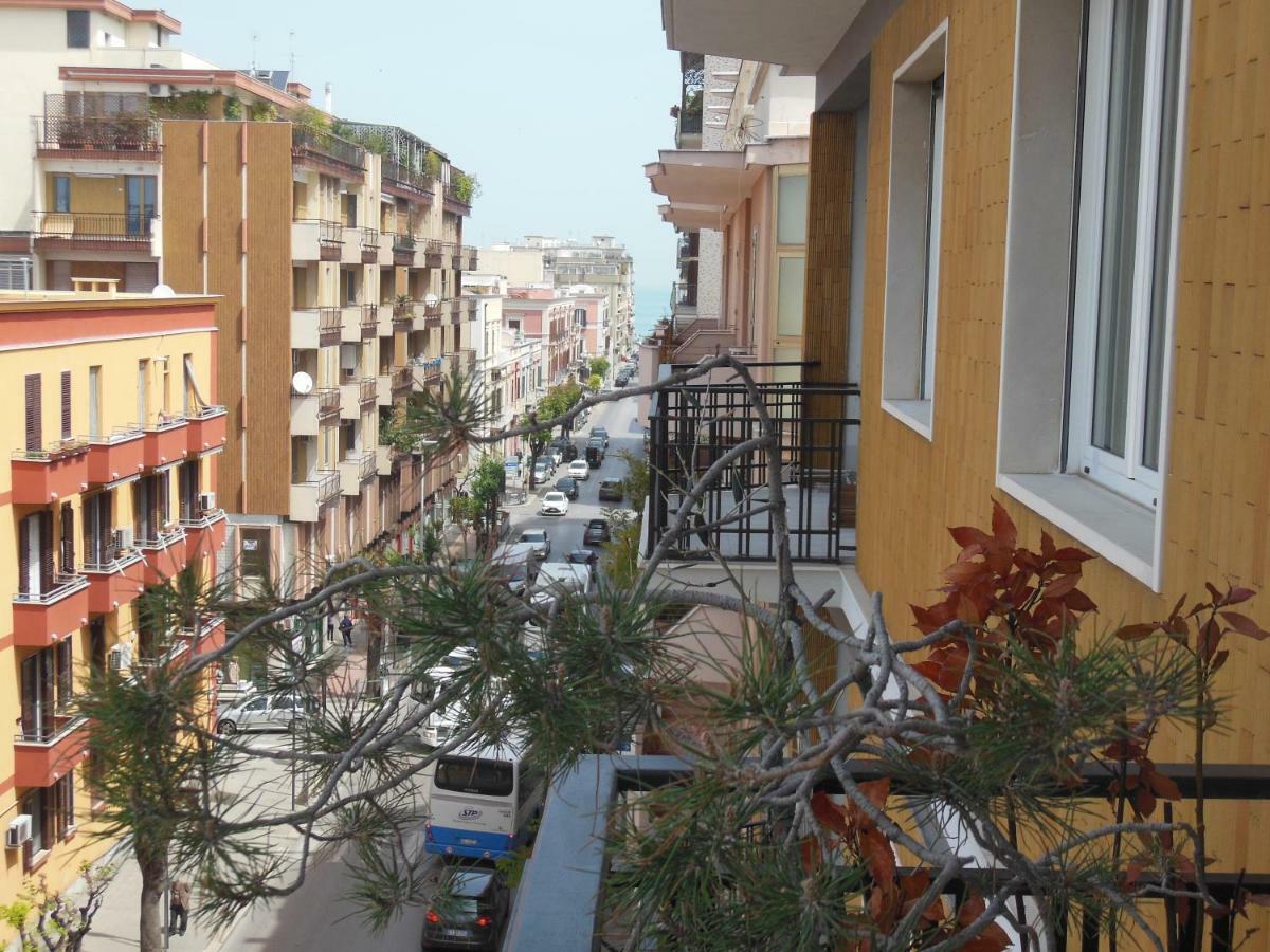 La Casa Degli Artisti Apartment Trani Luaran gambar